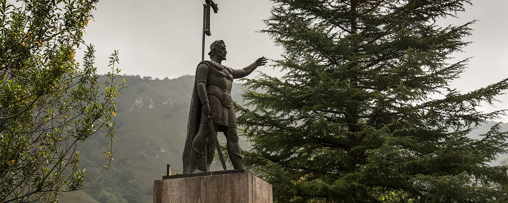 Памятник дону Пелайо