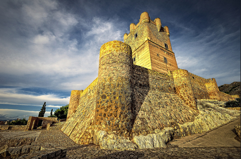 Замок Аталая . 10 красивейших замков Испании