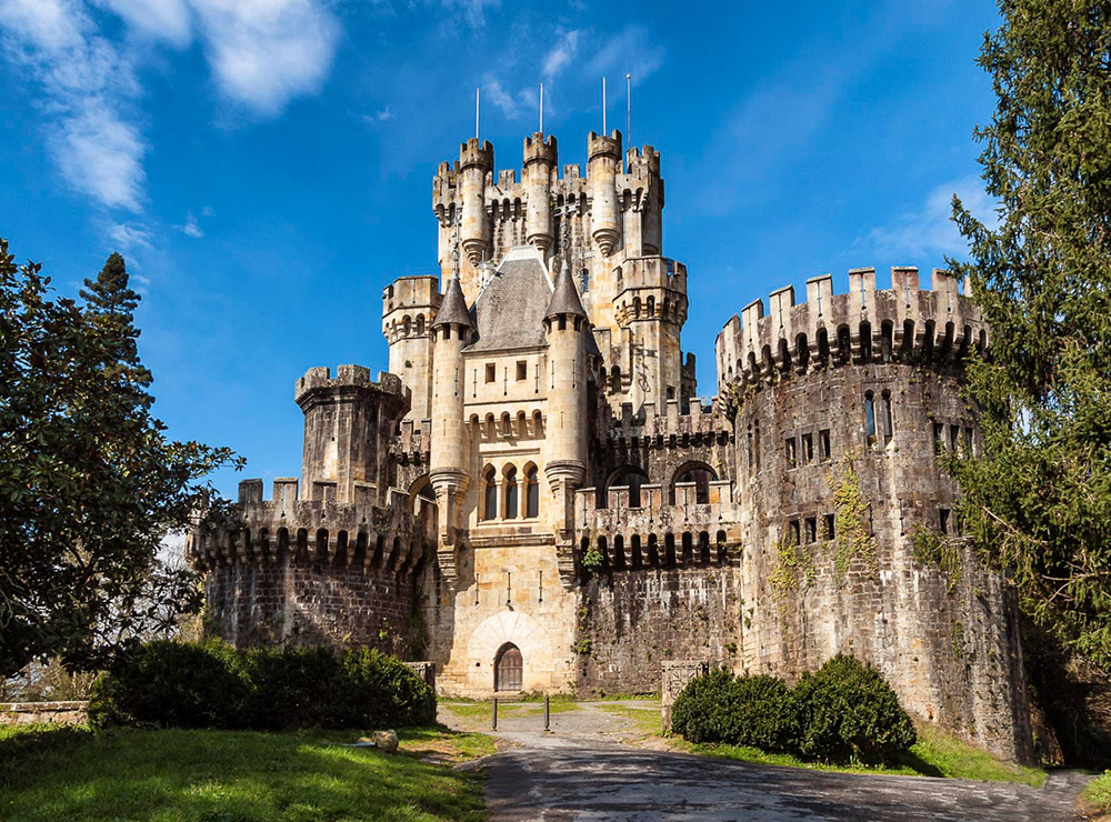 Замок Бутрон. 10 красивейших замков Испании
