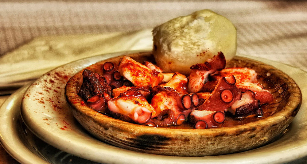 Осьминог по-галисийски (Pulpo a la gallega)