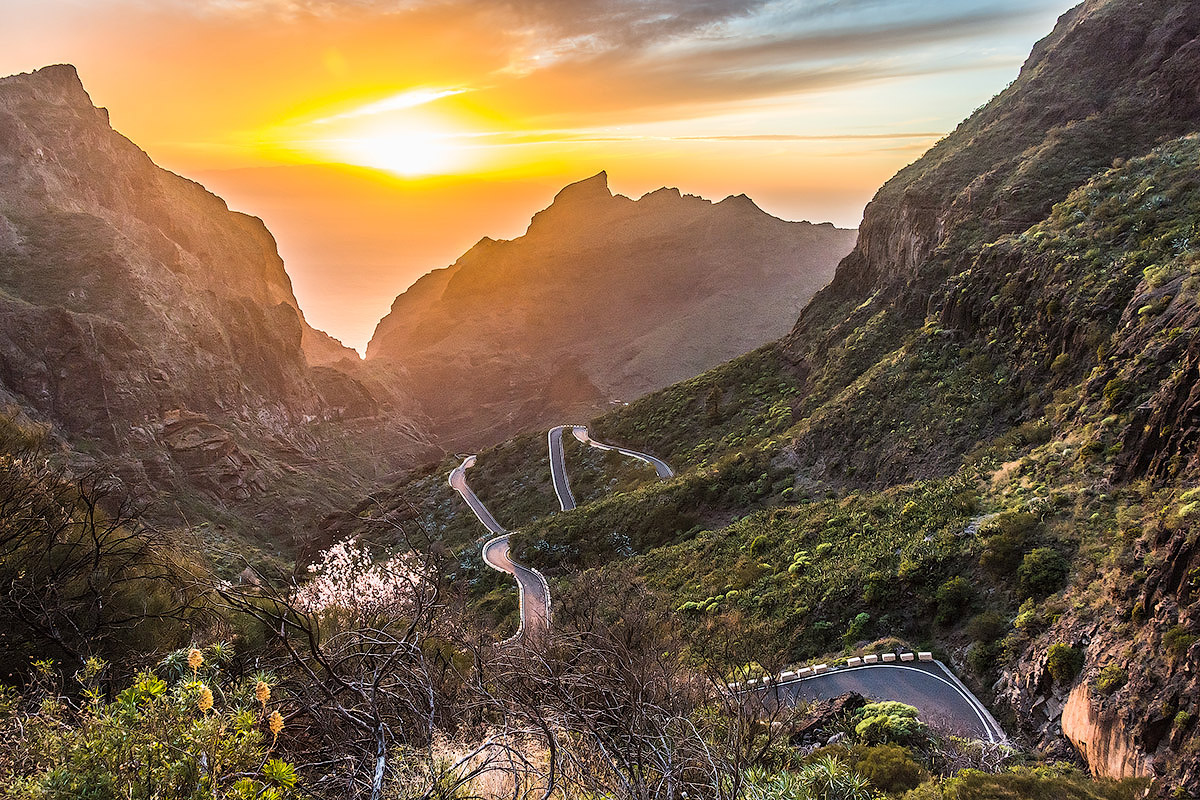 10 лучших пешеходных маршрутов по Испании Тропа в ущелье Маска (El barranco de masca) на острове Тенерифе - 10 лучших пешеходных маршрутов по Испании