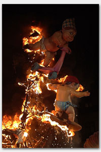 Фальяс (Fallas) - праздник огня и веселья