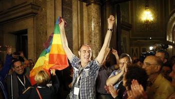 В Каталонии оштрафовали на 417 евро учителя назвавшим гомосексуализм неестественным