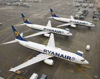 Ryanair отменяет около 2000 рейсов, из них большое количество в Испанию