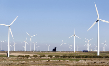 Из-за сильных ветров электроэнергия в Испании подешевела на 55%